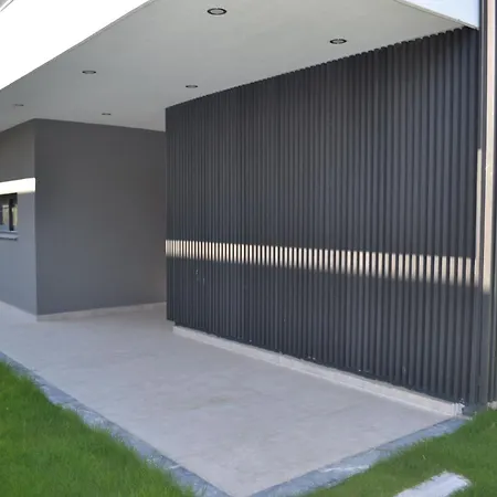 Villa Merkez Havuzlu Odalarbanyolu Çeşme