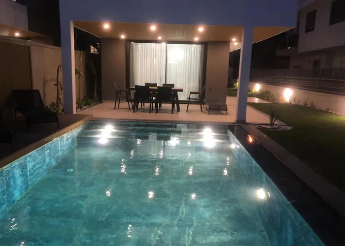 Villa Merkez Havuzlu Odalarbanyolu *