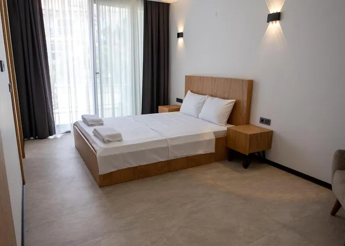 Merkez Havuzlu Odalarbanyolu Villa *