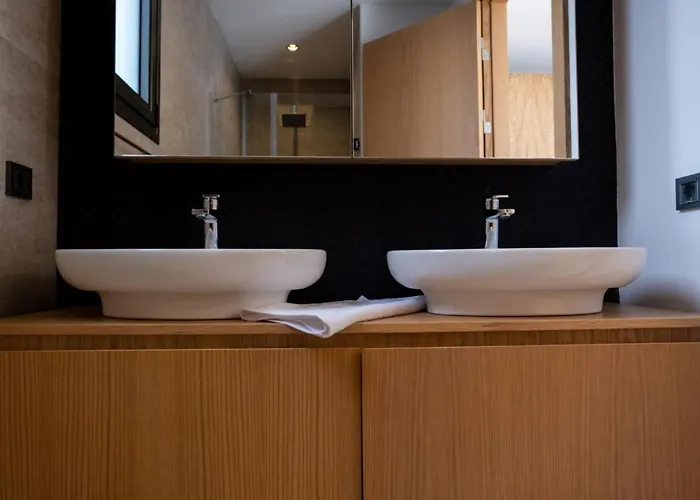 Merkez Havuzlu Odalarbanyolu * Çeşme