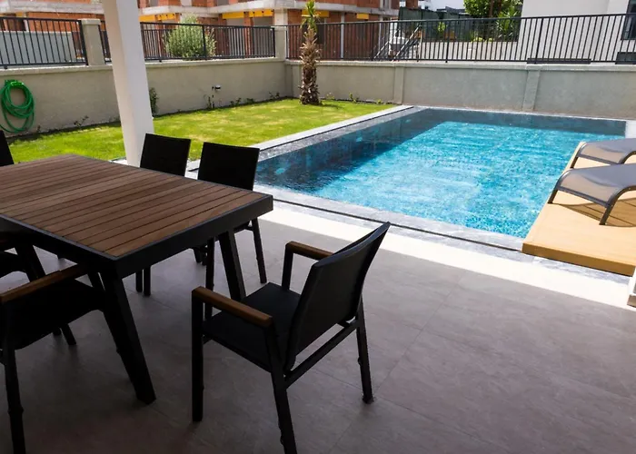 Βίλα Merkez Havuzlu Odalarbanyolu