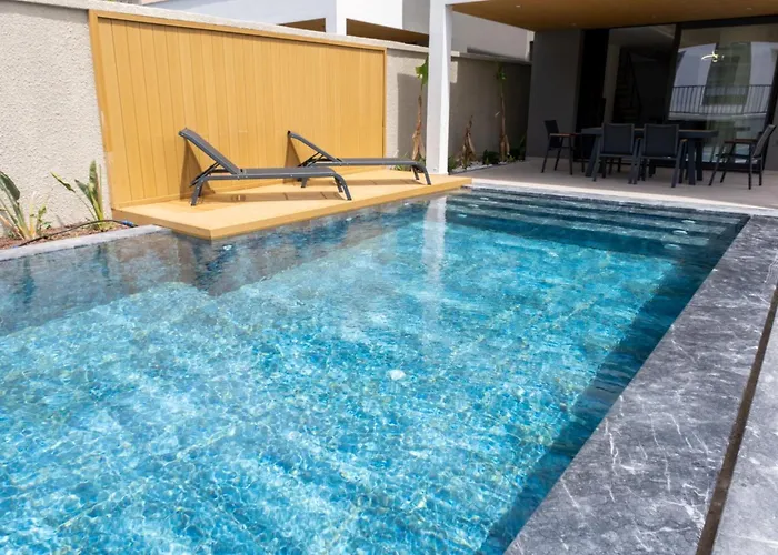 Merkez Havuzlu Odalarbanyolu Βίλα *